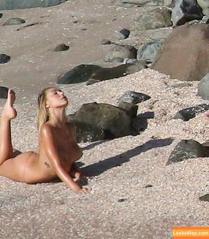 Alexis Ren фото #0022