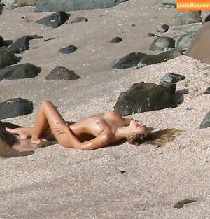 Alexis Ren фото #0027