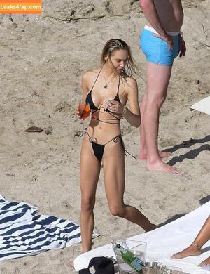 Alexis Ren фото #0154