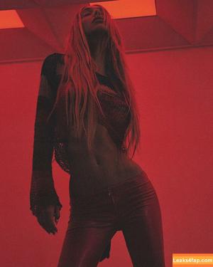 Alexis Ren фото #0238