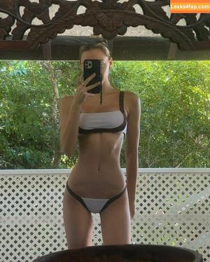 Alexis Ren фото #0247