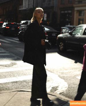 Alexis Ren фото #0311