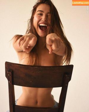 Alexis Ren photo #0746