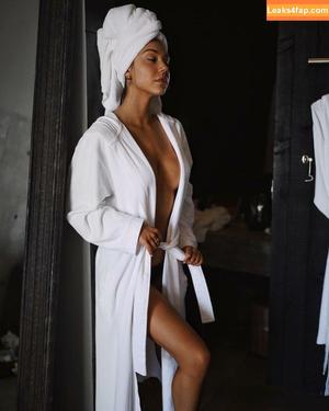 Alexis Ren photo #0762