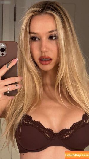 Alexis Ren photo #0849