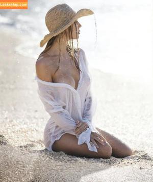 Alexis Ren photo #0952