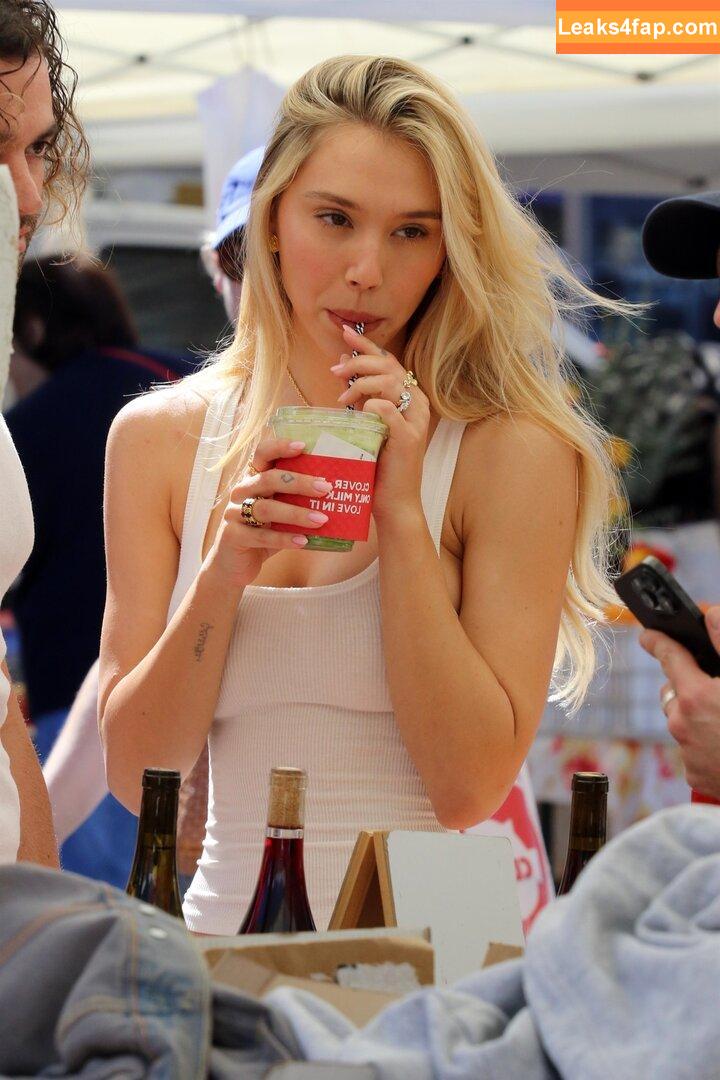 Alexis Ren / alexisren / alexisreng / alexxissren leaked photo photo #1527