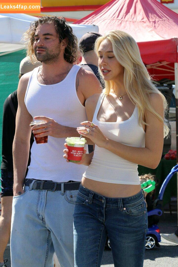 Alexis Ren / alexisren / alexisreng / alexxissren leaked photo photo #1529