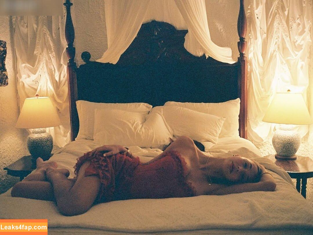 Alexis Ren / alexisren / alexisreng / alexxissren leaked photo photo #1535