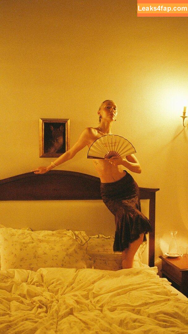 Alexis Ren / alexisren / alexisreng / alexxissren leaked photo photo #1580