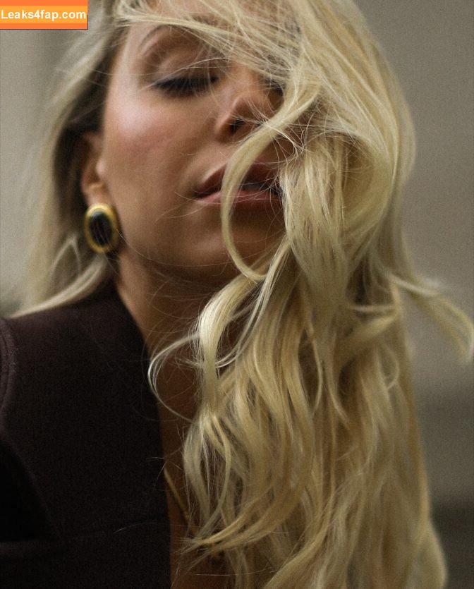 Alexis Ren / alexisren / alexisreng / alexxissren leaked photo photo #1602