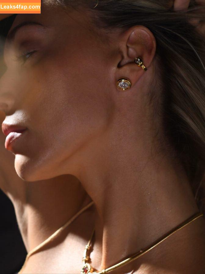 Alexis Ren / alexisren / alexisreng / alexxissren leaked photo photo #1603