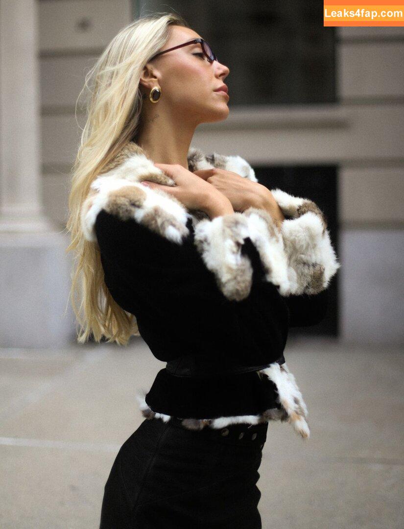 Alexis Ren / alexisren / alexisreng / alexxissren leaked photo photo #1633