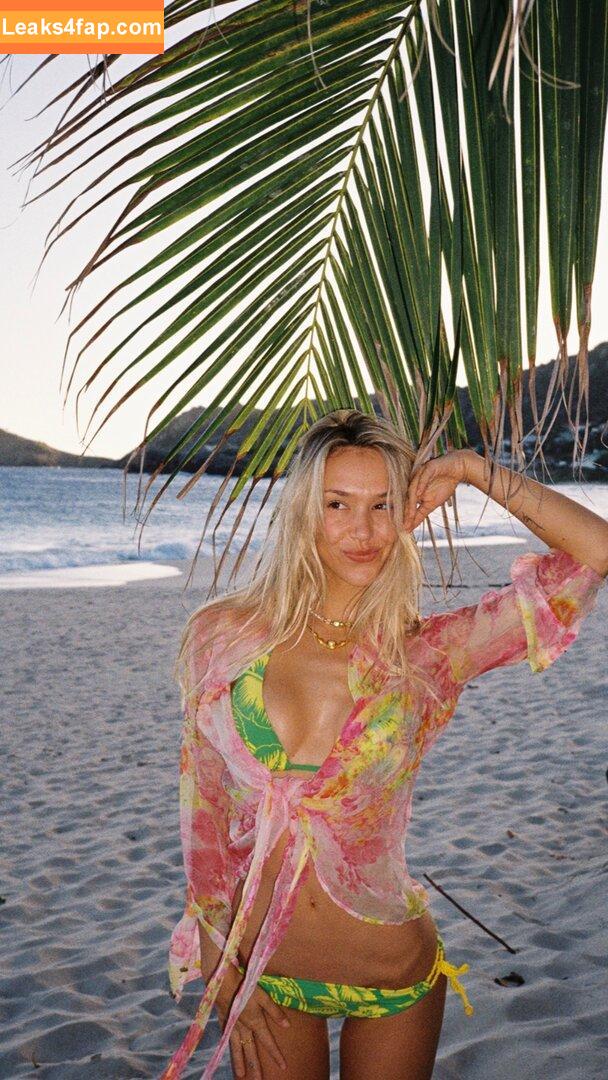 Alexis Ren / alexisren / alexisreng / alexisrenofficial / alexxissren / https: leaked photo photo #1670