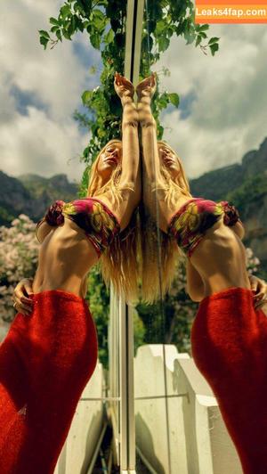 Alexis Ren фото #1509