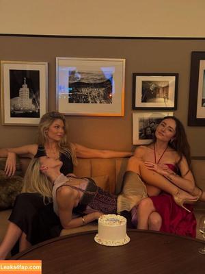 Alexis Ren фото #1593