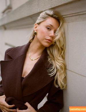 Alexis Ren photo #1604