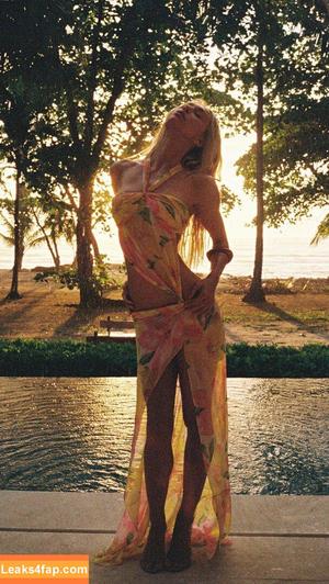 Alexis Ren photo #1610