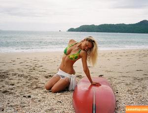 Alexis Ren photo #1720