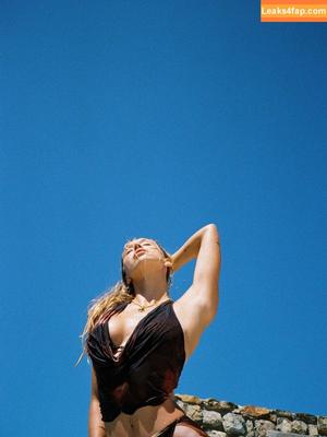 Alexis Ren photo #1778