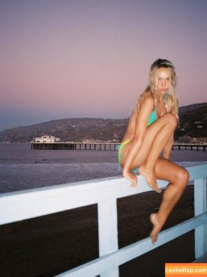 Alexis Ren photo #1789