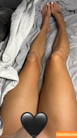 alexisyogafeet photo #0012