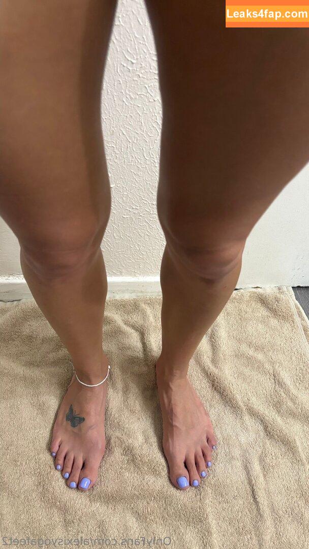 alexisyogafeet2 / alexisyogafeet leaked photo photo #0025