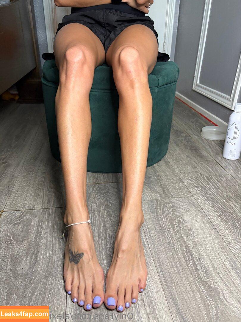 alexisyogafeet2 / alexisyogafeet leaked photo photo #0030