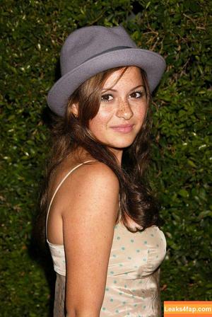 Alia Shawkat photo #0053