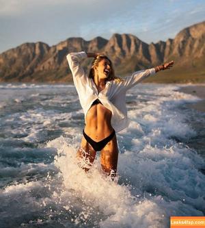 Alica Schmidt photo #0138