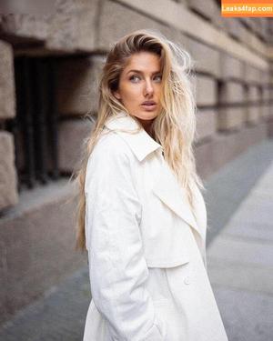 Alica Schmidt photo #0369