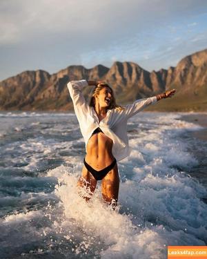 Alica Schmidt photo #0812