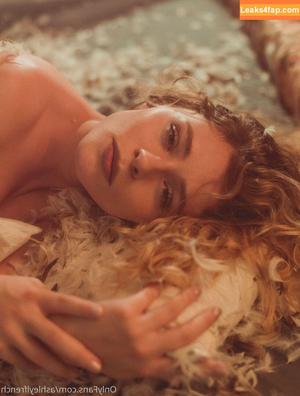 Alice Antoinette photo #0499