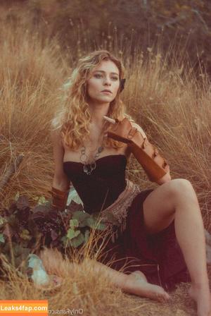 Alice Antoinette photo #0533