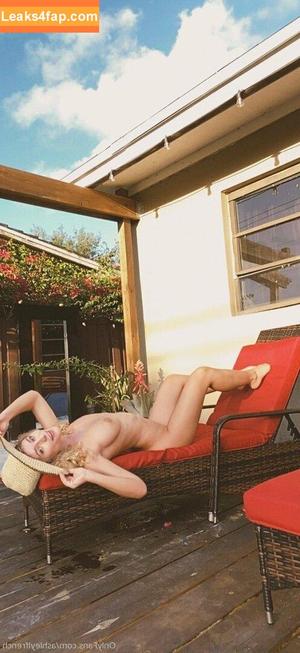 Alice Antoinette photo #0915