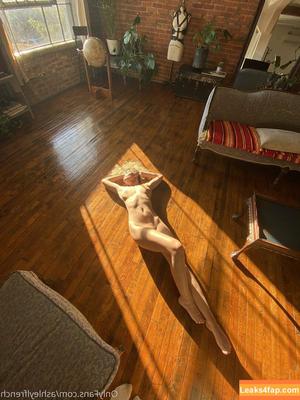 Alice Antoinette photo #0973