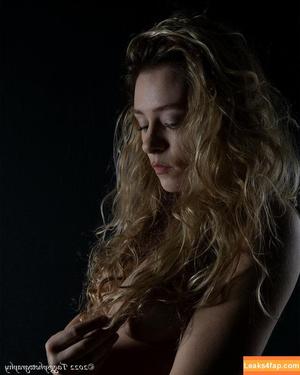 Alice Antoinette photo #1439