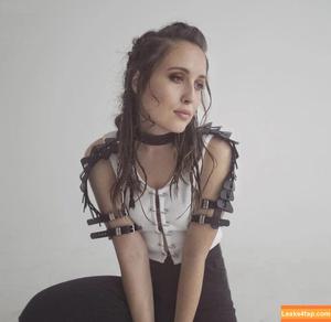 Alice Merton photo #0009