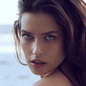 Alice Peneaca photo #0012