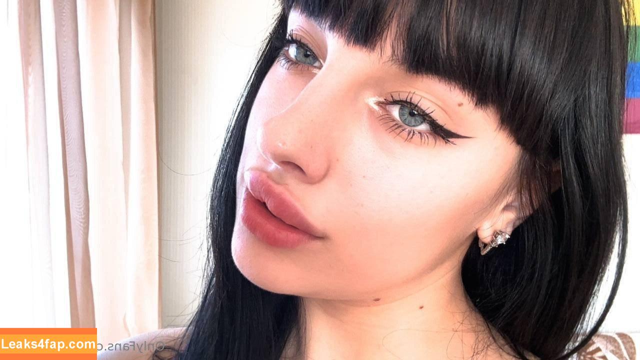 Alice / Wowthisisalice / alice_miss / pineapplebrat leaked photo photo #0004