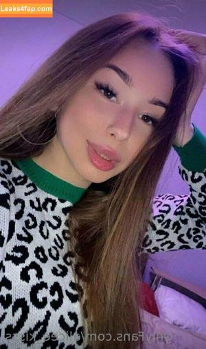 alicee_kisss photo #0027