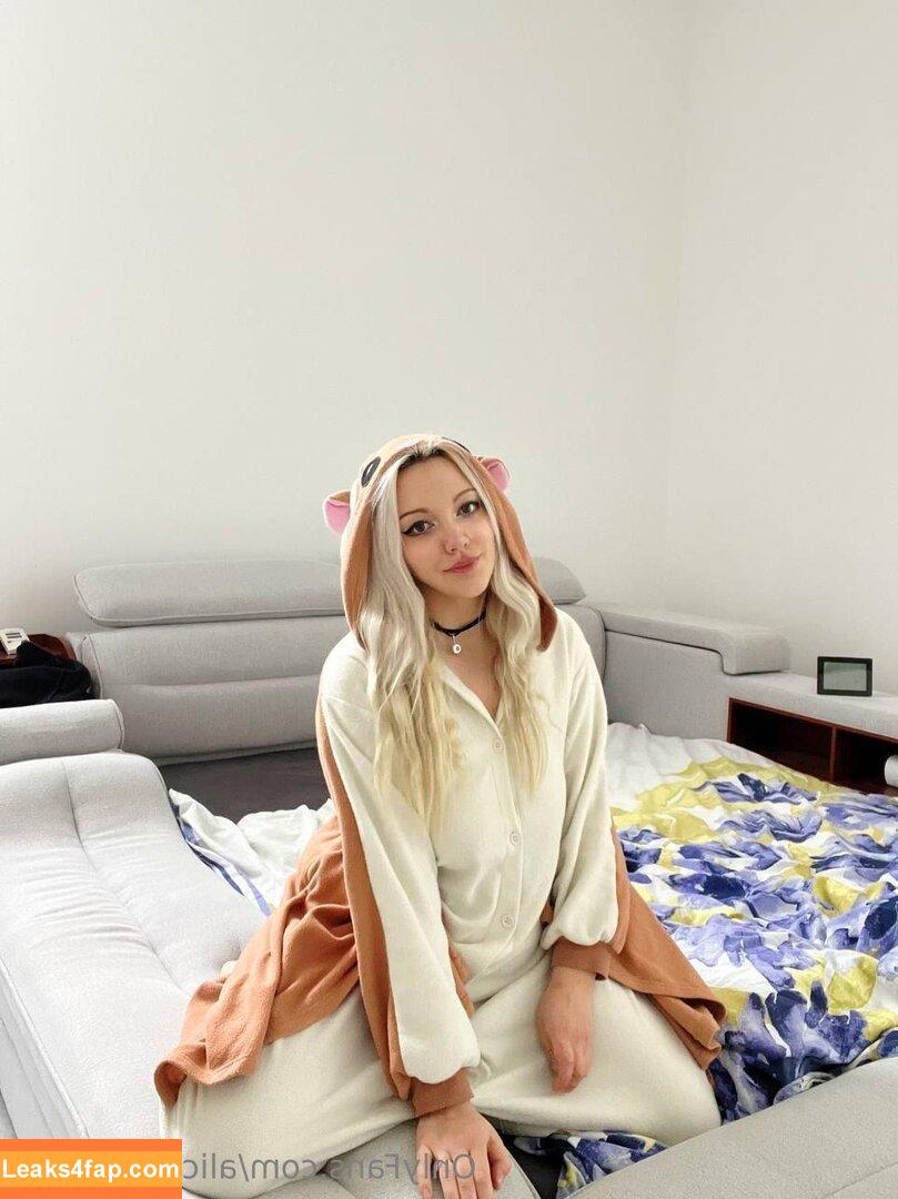 alicee777709 / aaaliceee777 leaked photo photo #0013