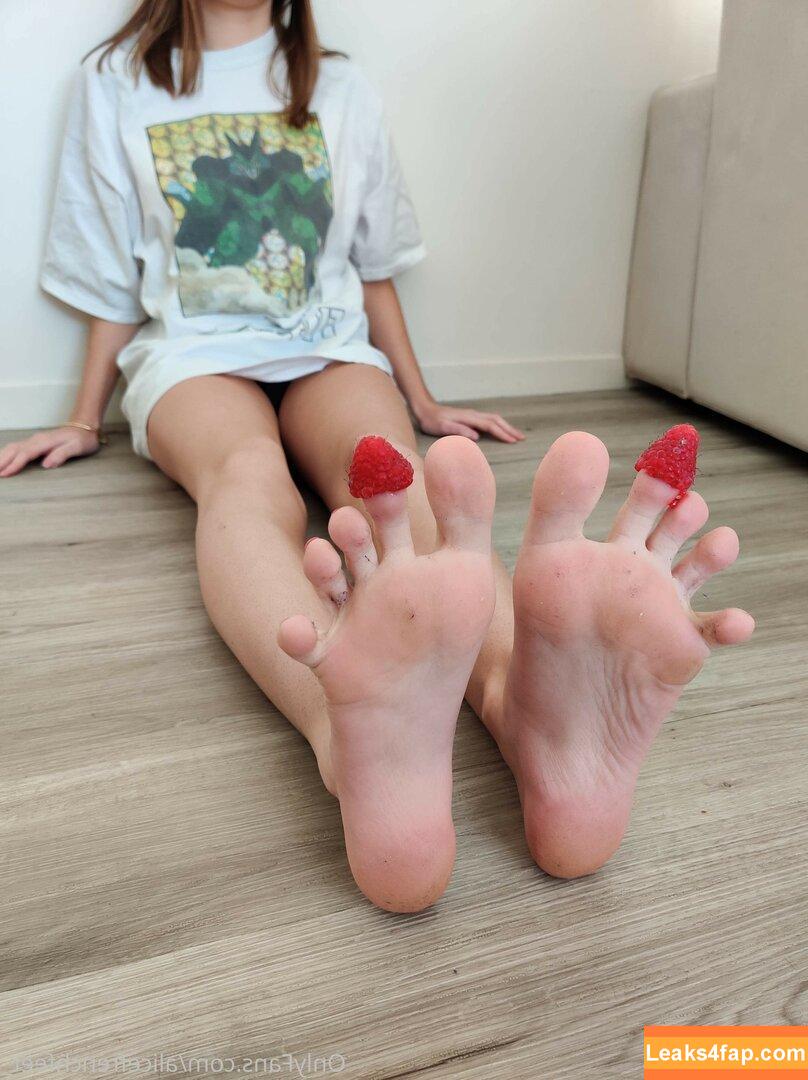 alicefrenchfeet / alice.frenchfeet leaked photo photo #0002