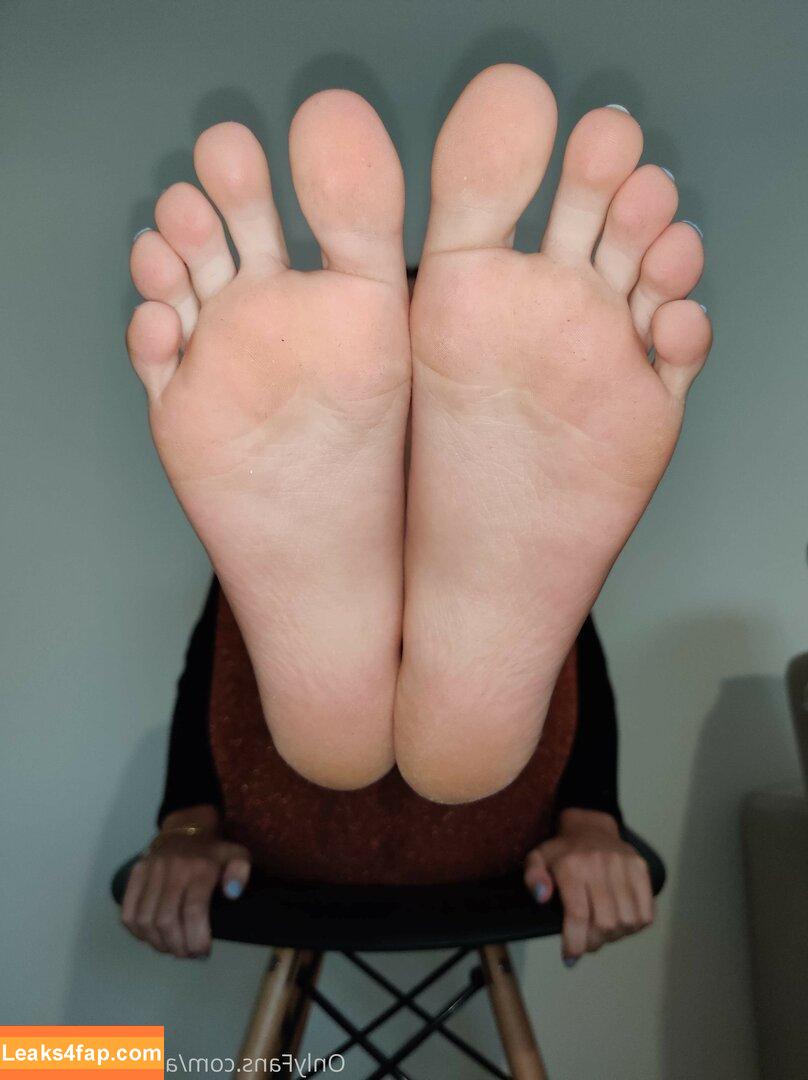 alicefrenchfeet / alice.frenchfeet leaked photo photo #0070