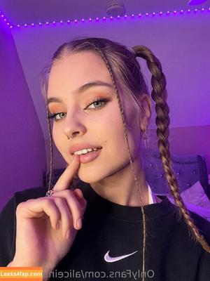 Aliceinadultland фото #0060