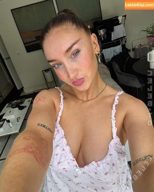 Alicia Scholes photo #0041