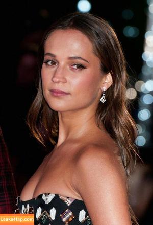 Alicia Vikander photo #0171