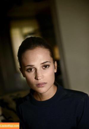 Alicia Vikander photo #0203