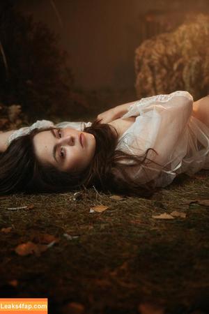 Alina Avkhadieva photo #0025