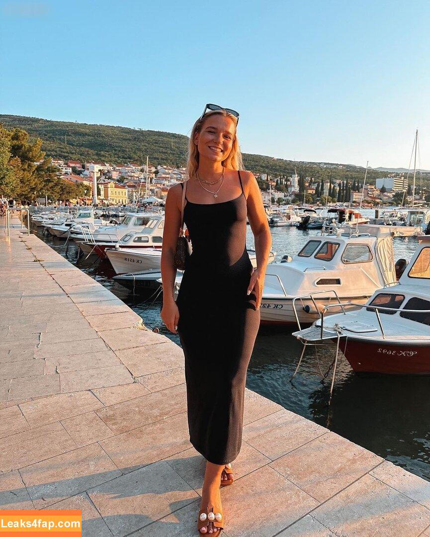 Alina Wachinger / alina770 / alinaxloves leaked photo photo #0103